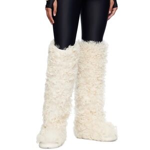 RARE SOLD OUT MONCLER BEVERLY HIGH SHEARLING BOOTS WHITE 37 AUTHENTIC ASPEN